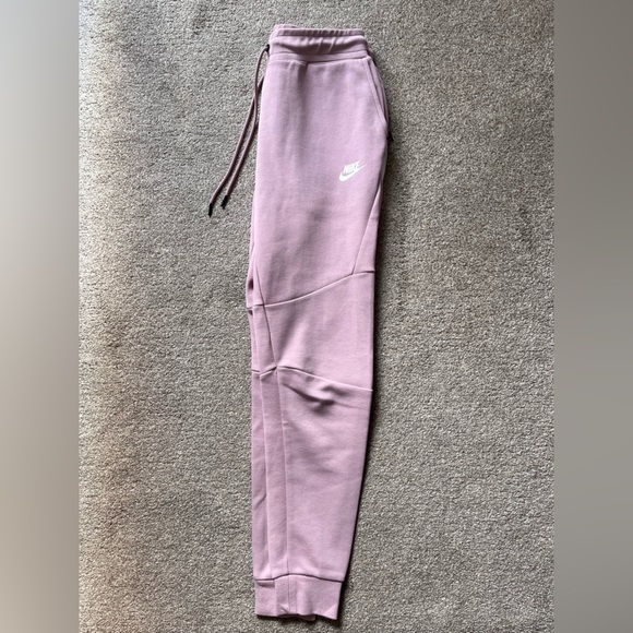 Women’s Nike Tech Fleece Joggers NWOT Size Small - Picture 5 of 10